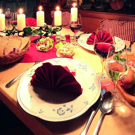 Dammschenke & מלון קורורט יונסדורף